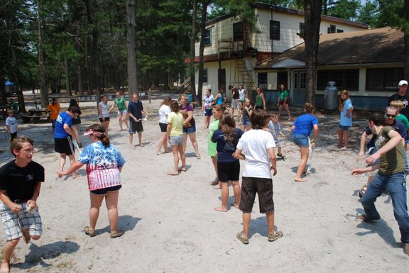 junior-high-1-2009-0242-1024x685 Junior High 1 campers playing a game called paranoid.